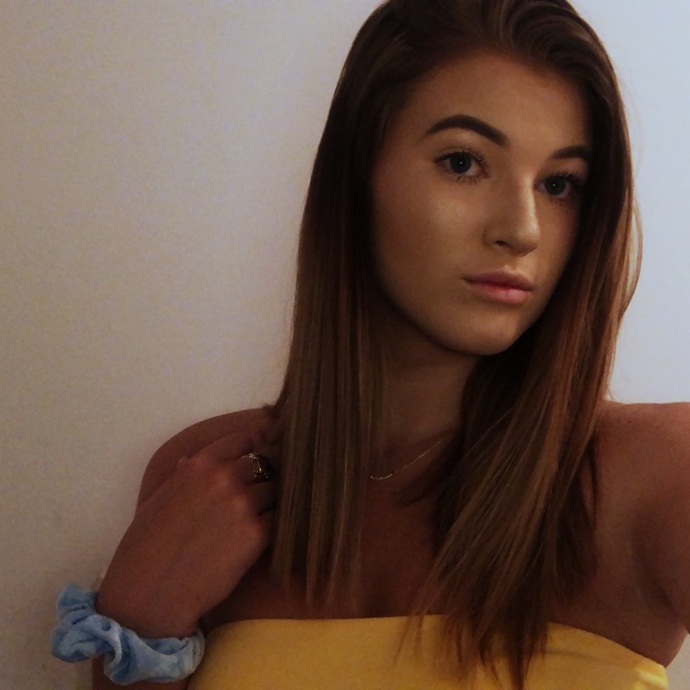 Meet your Posher, Brooke